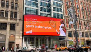 Quảng cáo ngoài trời kỹ thuật số DOOH là gì? Có mấy loại?