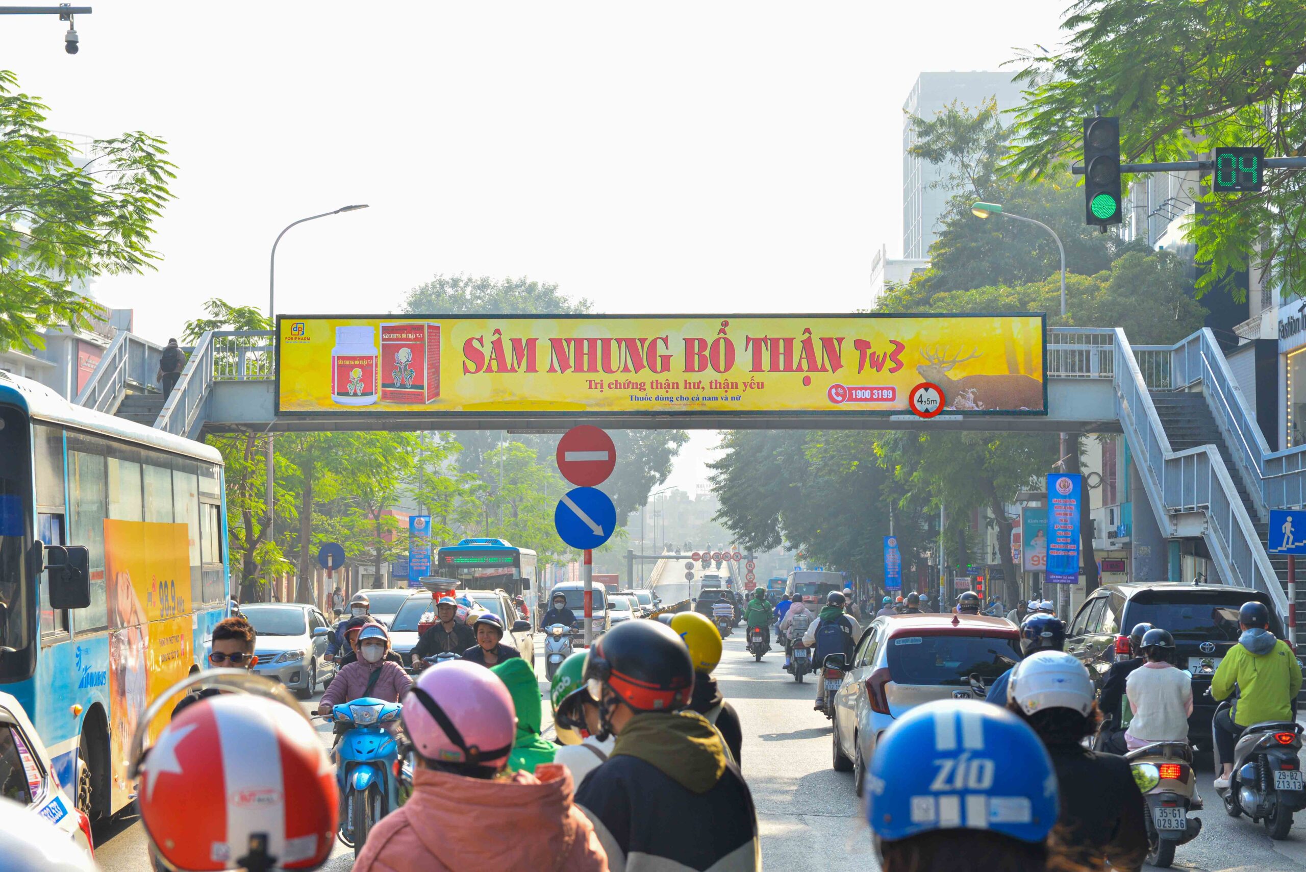 Ảnh trung bình hướng nhìn từ Chùa Bộc đi Phạm Ngọc Thạch