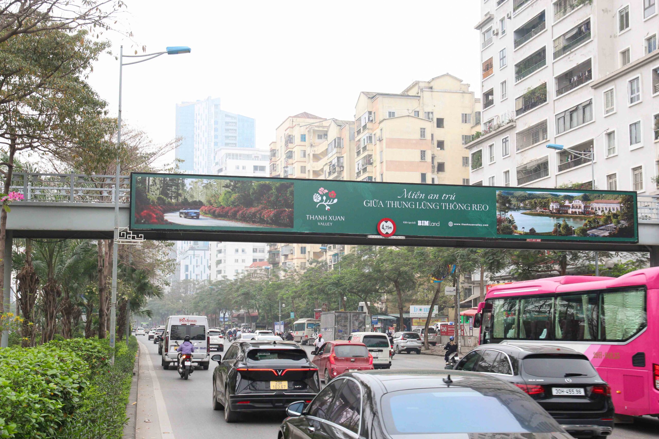 Ảnh gần hướng nhìn Võ Chí Công đi Cầu Nhật Tân (CC)