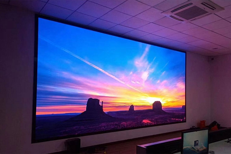 Màn hình LED P2.5 trong nhà